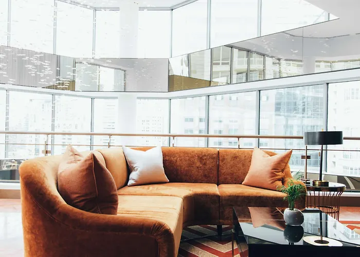 By Marriott Downtown Magnificent Mile 3*