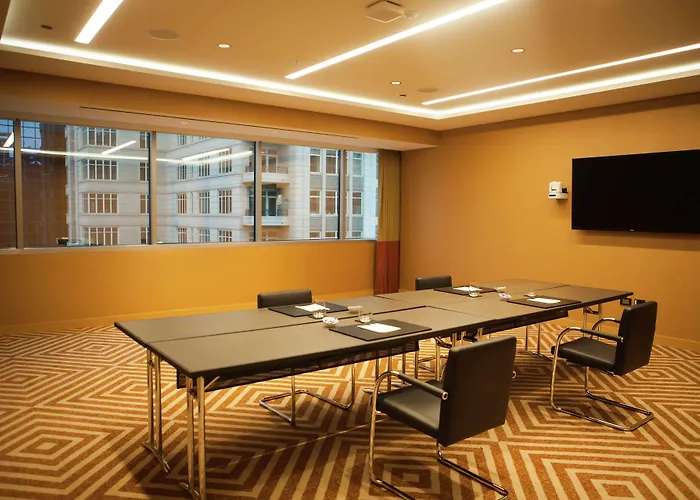 By Marriott Downtown Magnificent Mile Hotel