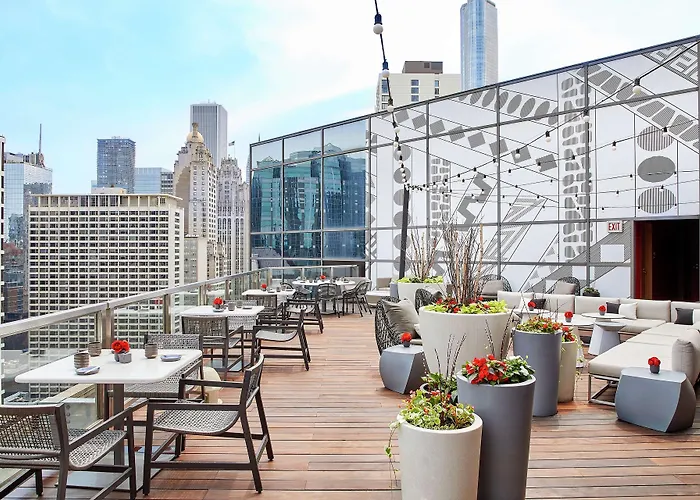 By Marriott Downtown Magnificent Mile Hotel