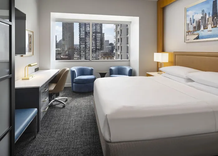 By Marriott Downtown Magnificent Mile 3* Chicago