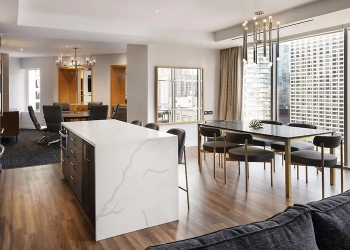 By Marriott Downtown Magnificent Mile Hotel
