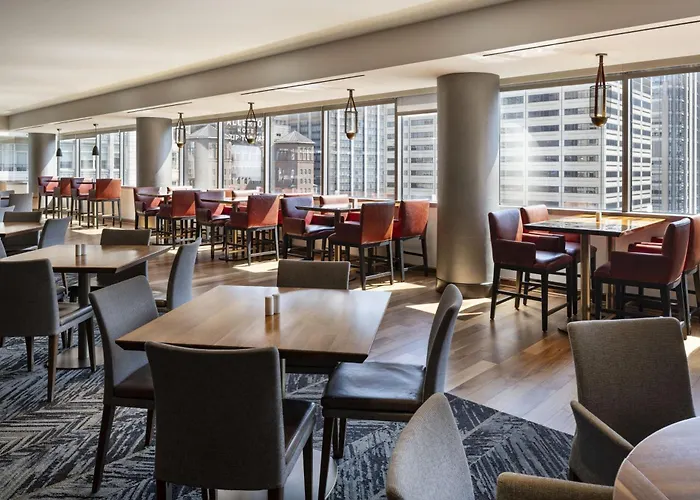 Hotel By Marriott Downtown Magnificent Mile 3*