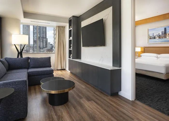 By Marriott Downtown Magnificent Mile 3*