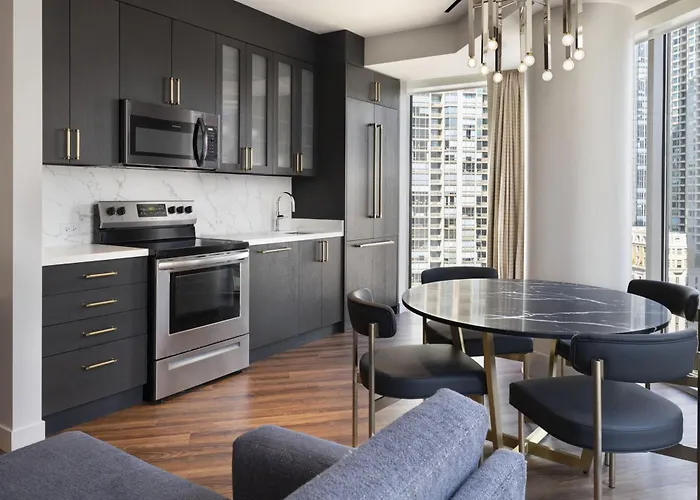 Hotel By Marriott Downtown Magnificent Mile