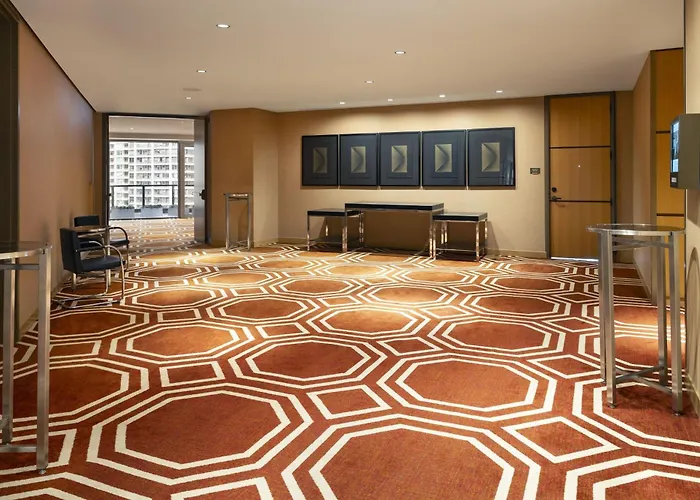 By Marriott Downtown Magnificent Mile Hotel