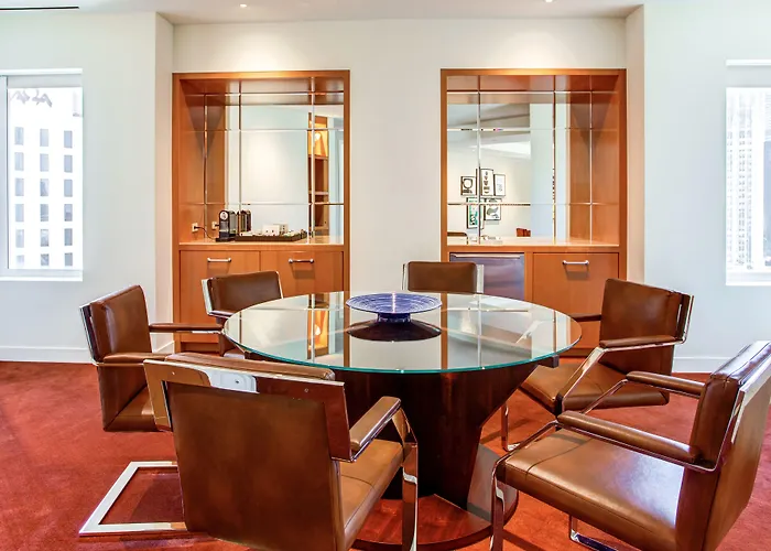 By Marriott Downtown Magnificent Mile Hotel Chicago