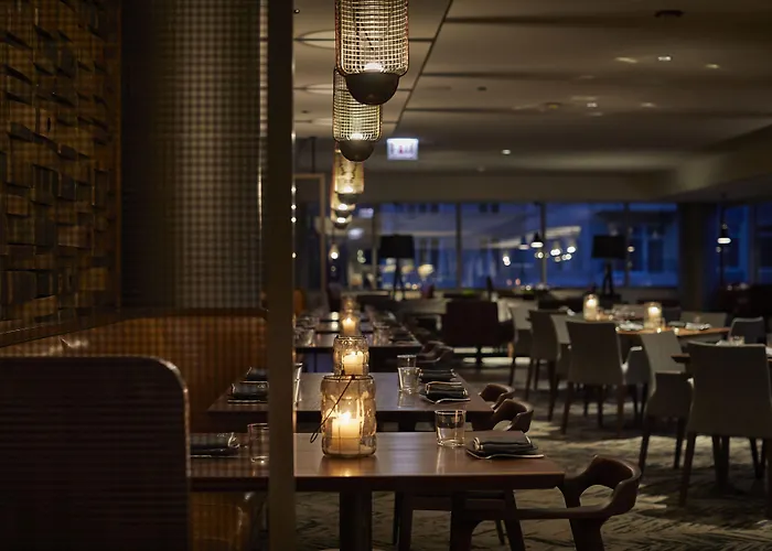 Hotel By Marriott Downtown Magnificent Mile
