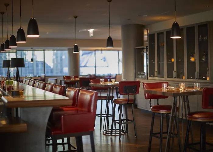 By Marriott Downtown Magnificent Mile 3* Chicago