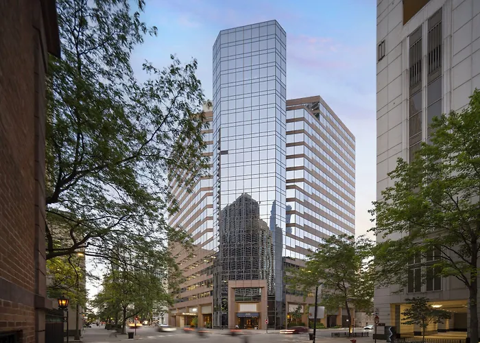 Hotel By Marriott Downtown Magnificent Mile