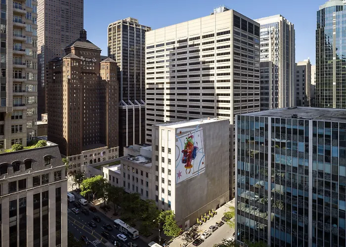By Marriott Downtown Magnificent Mile 3*