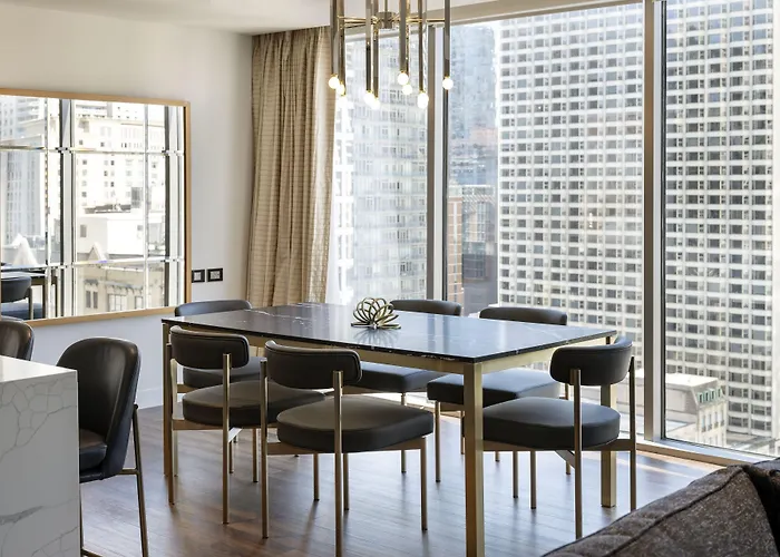 By Marriott Downtown Magnificent Mile Hotel Chicago