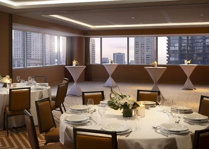 By Marriott Downtown Magnificent Mile Chicago