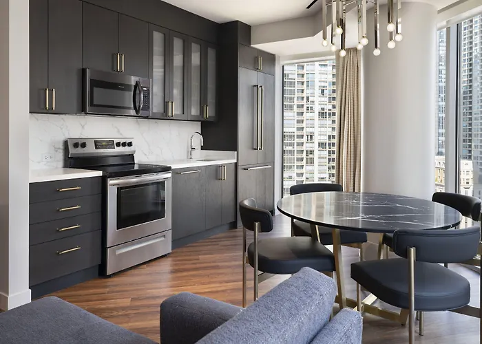Hotel By Marriott Downtown Magnificent Mile