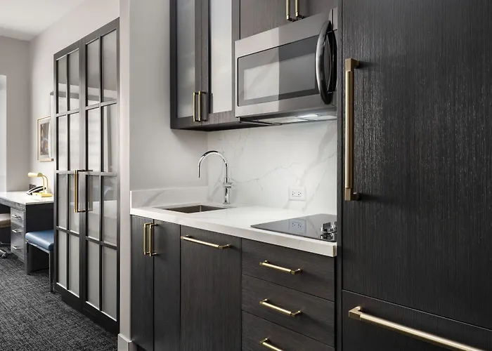 By Marriott Downtown Magnificent Mile 3* Chicago